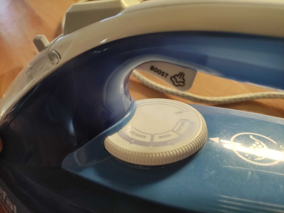 Żelazko TEFAL Ultragliss Anti-Scale FV4967