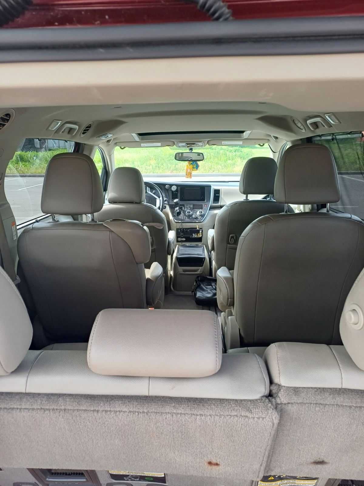 Продам Toyota Sienna