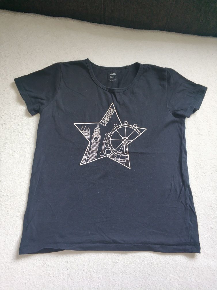 Czarna bluzka koszulka t-shirt z gwiazdą gwiazdką
