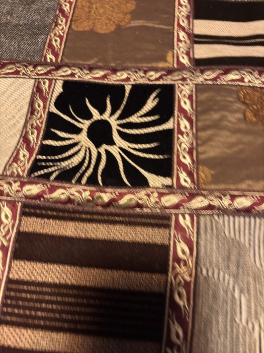 Corre-mesa, 1,60x0,35, com várias texturas e motivos. e