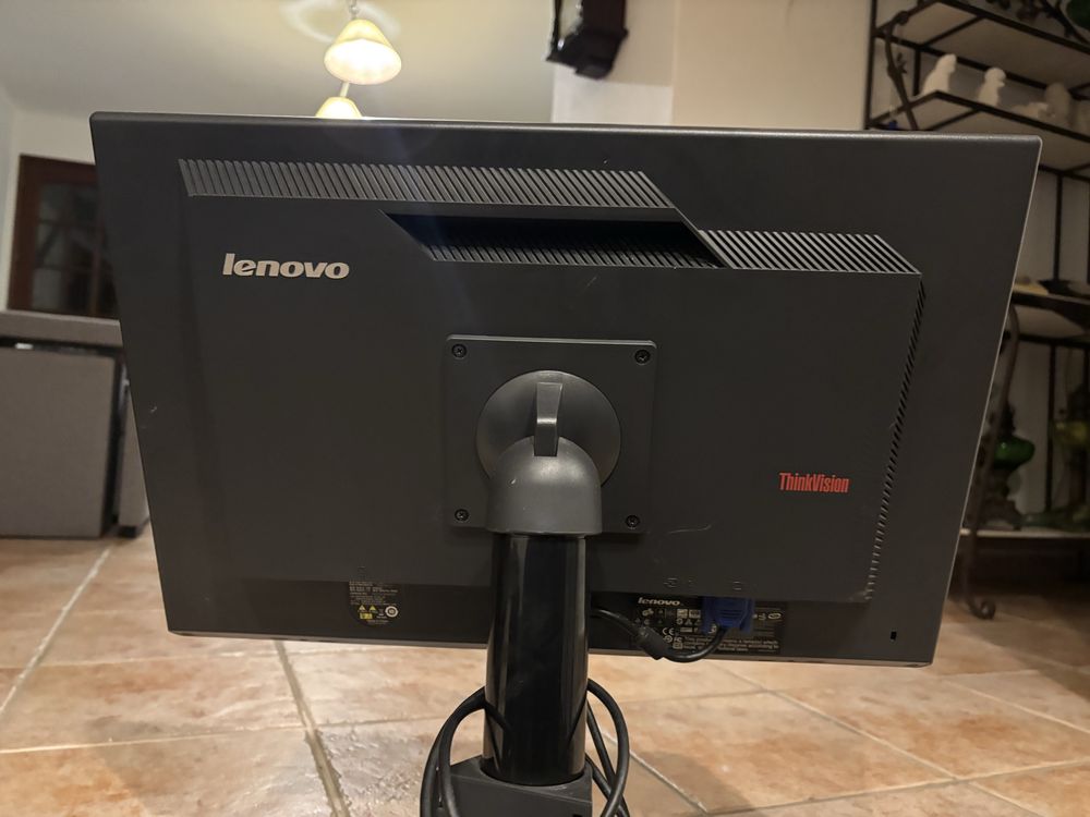 Conjunto computador + gaveta de dinheiro