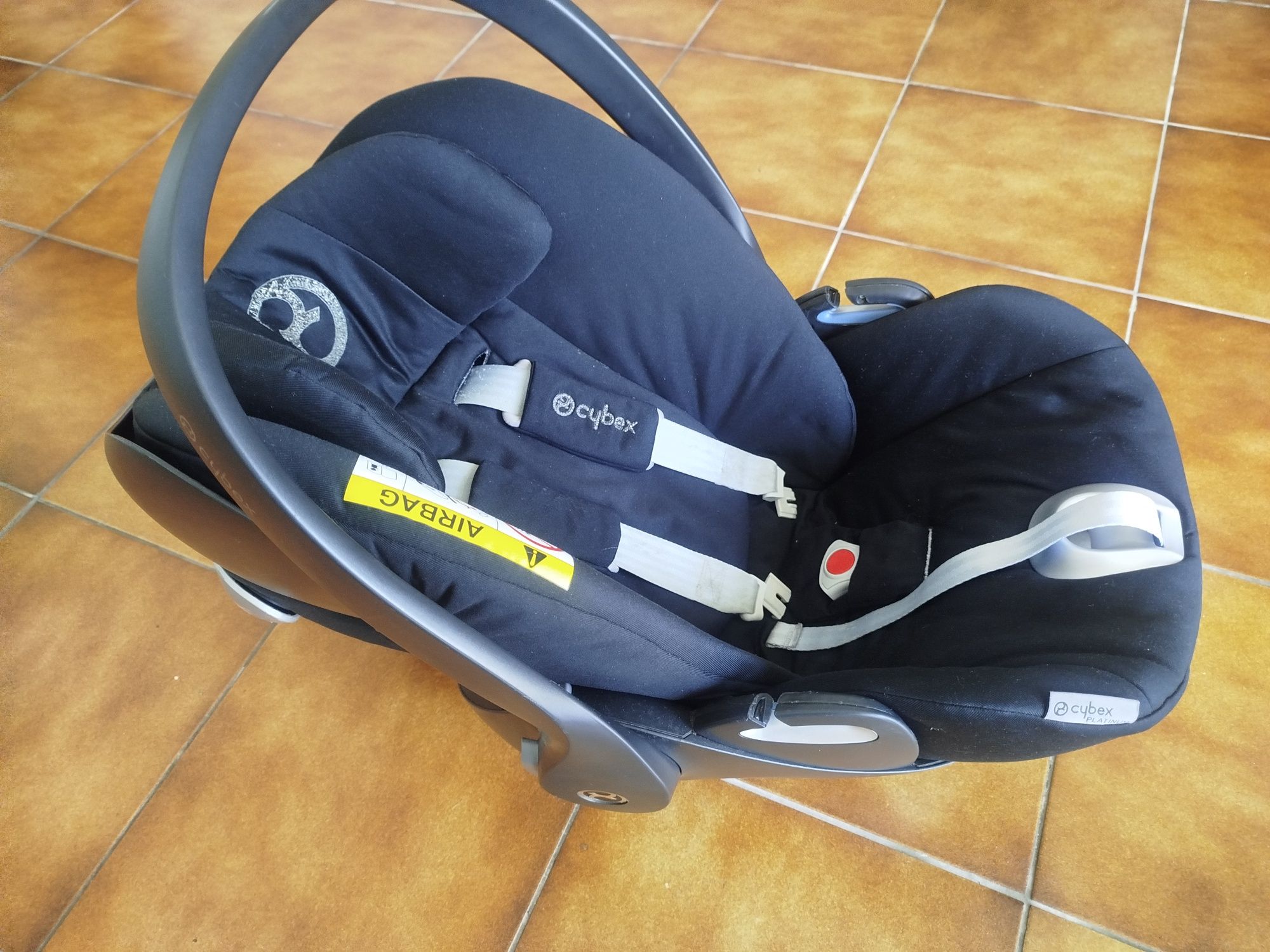 Conjunto base isofix e baby coque cybex Q-fix