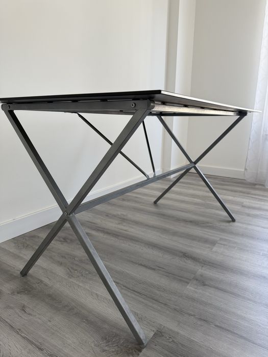Mesa de jantar (Vidro Preto)