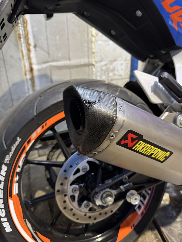 Ktm duke 125 Akrapovic