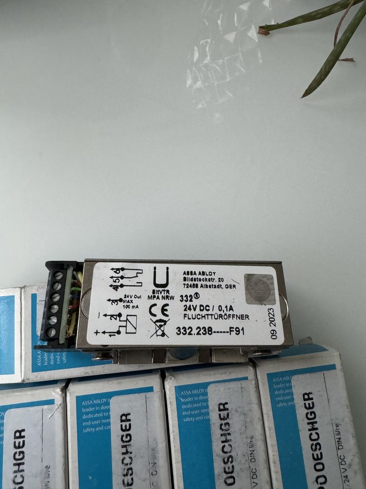 Elektrozaczepy do drzwi ewakuacyjnych i przeciwpożarowych