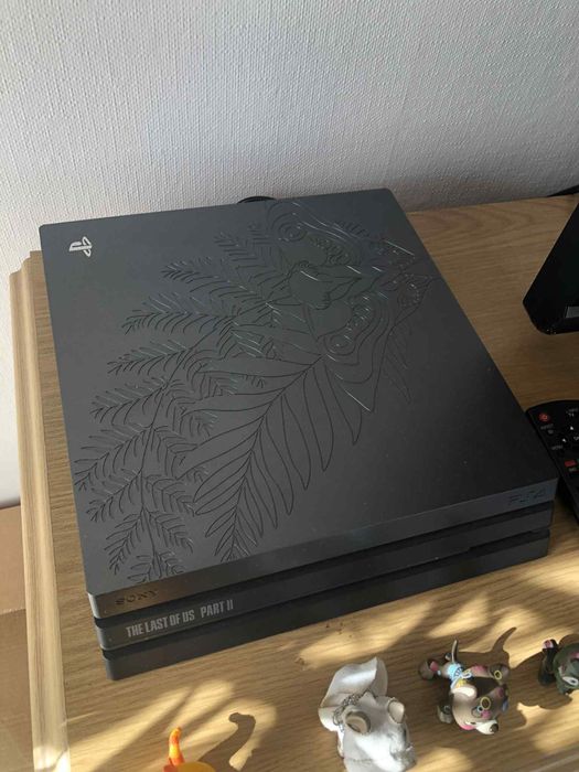 Ps4 pro the last of us 1TB limited edition