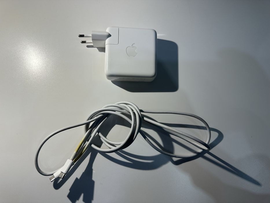 MacBook Pro 13’ M1 + Magic Mouse 2