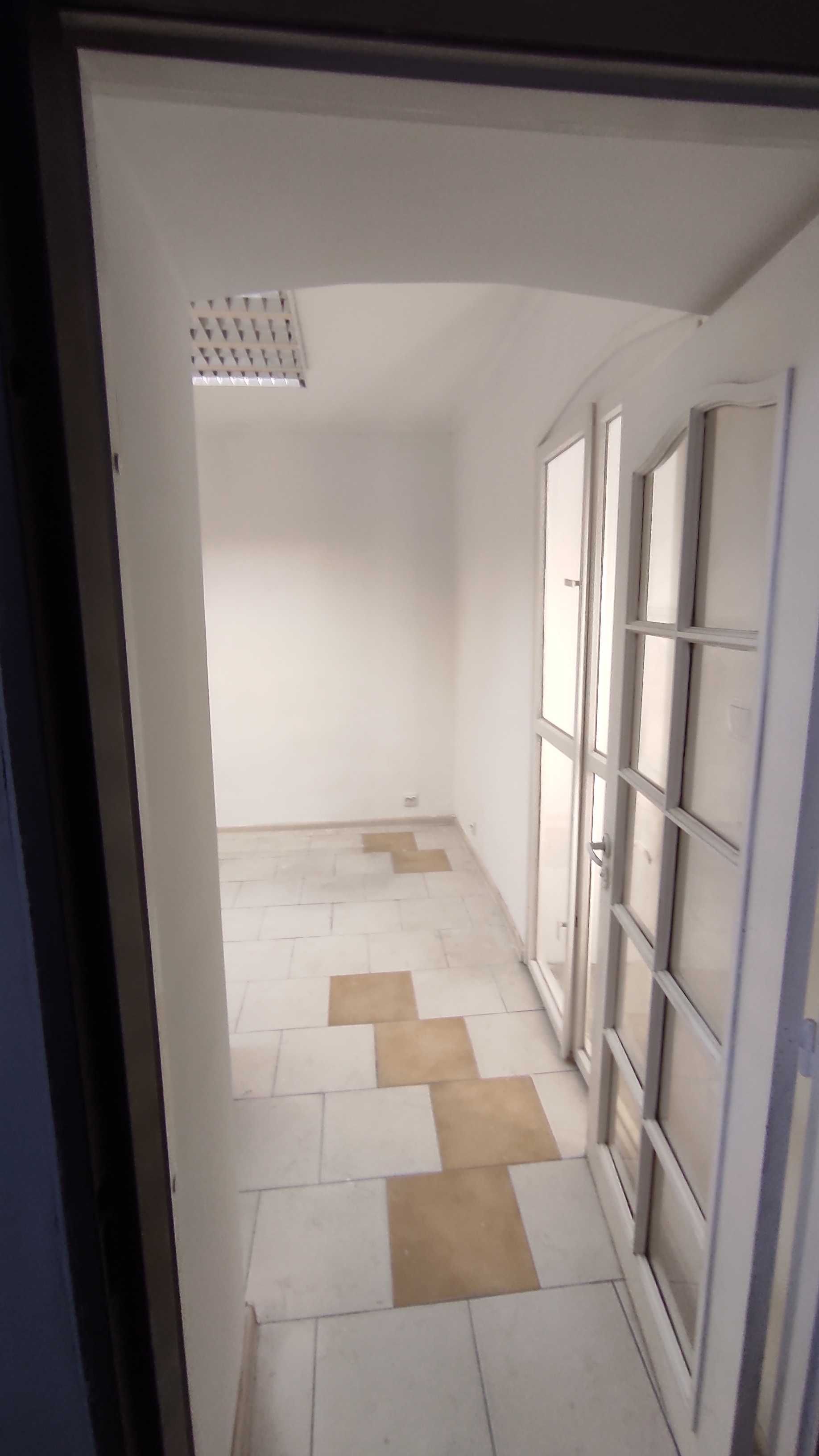 Lokal użytkowy 14,5 m2 w Alejach Częstochowa