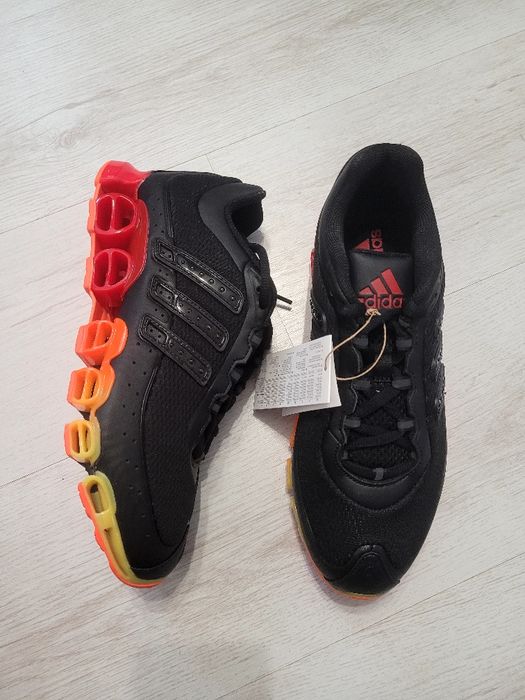 ОРИГІНАЛ...Кроссовки Adidas MEGARIDE нові