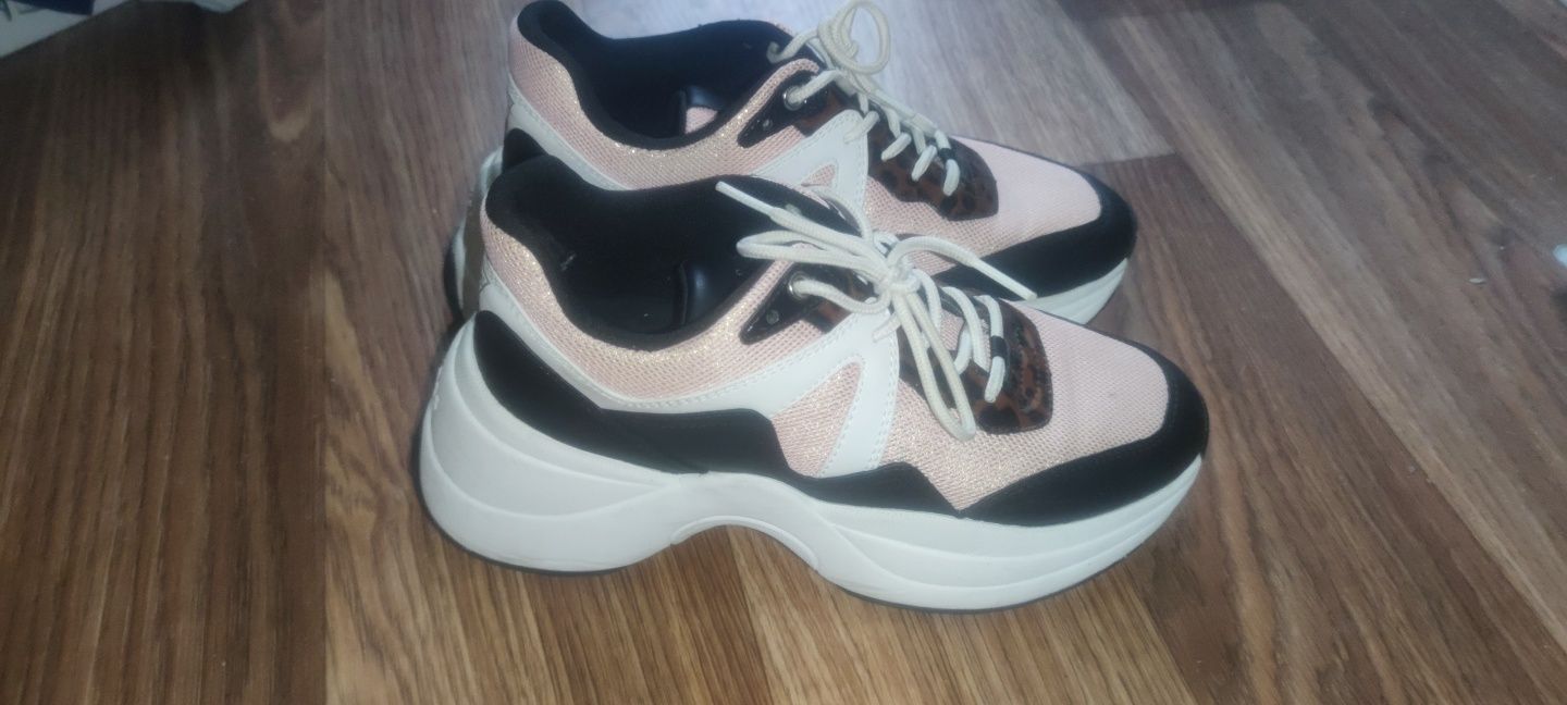 Кросівки жіночі Guess, Balenciaga, та інші 37, 38, 39, 40