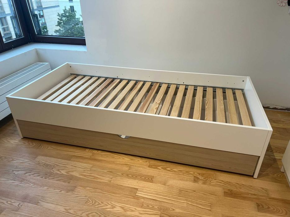 Łóżko drewniane 90 x 200 z wysuwaną szufladą