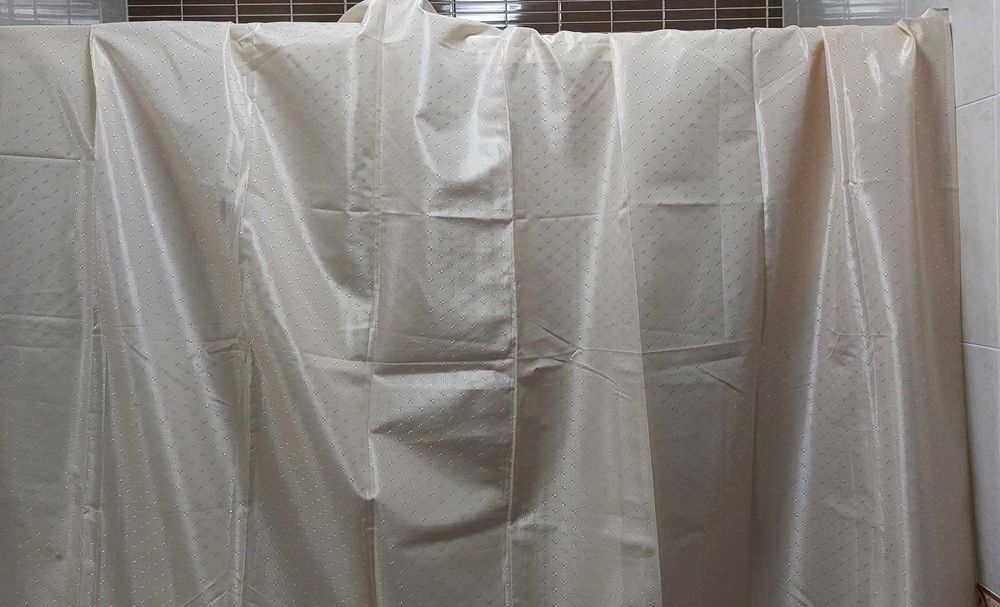 Vende-se Cortina de Banho