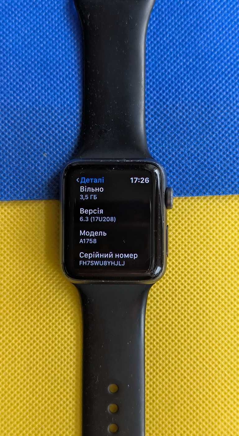 Доступні все працює Apple Watch series 2 42 mm  акб 84%