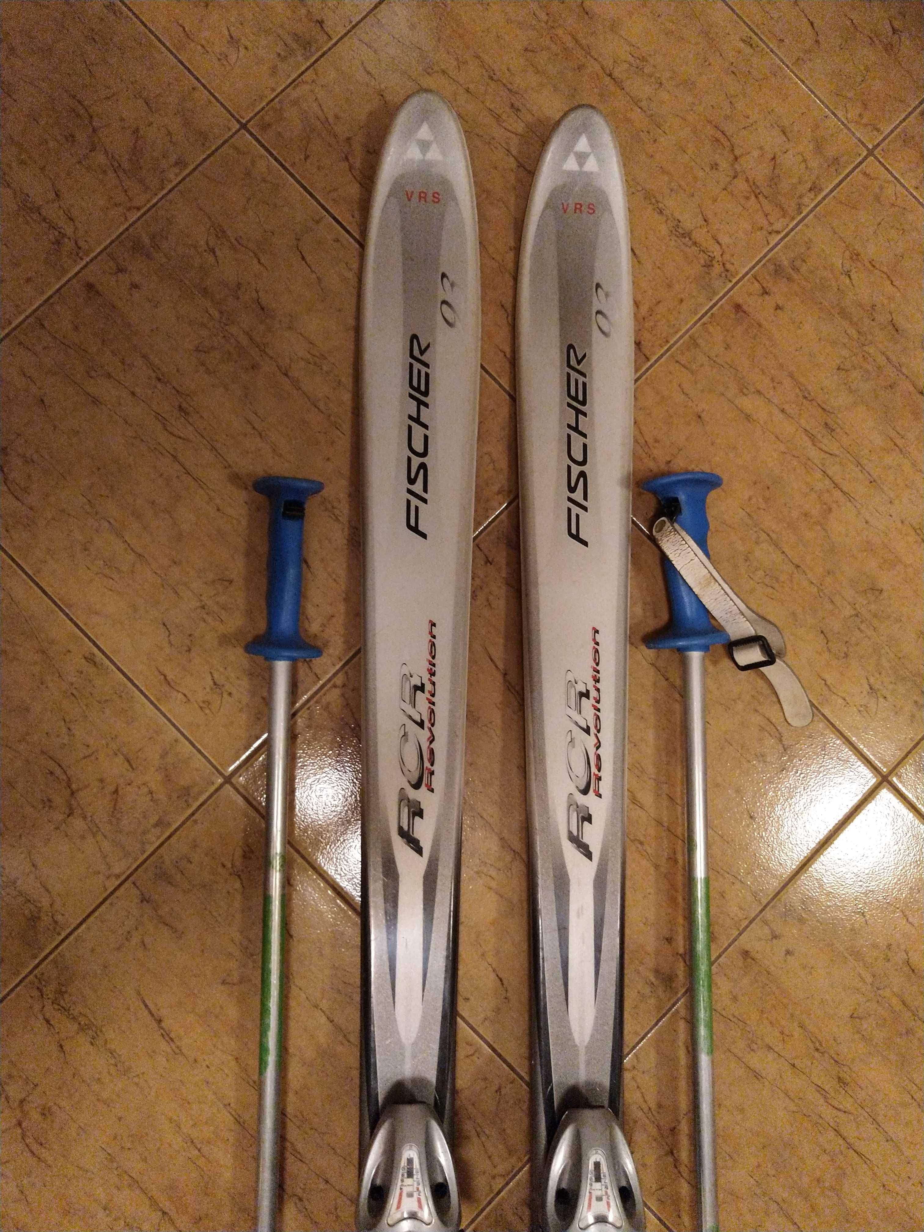 Narty Fischer RCR Revolution VRS 168 cm, wiązania Tyrolia SL100, kijki