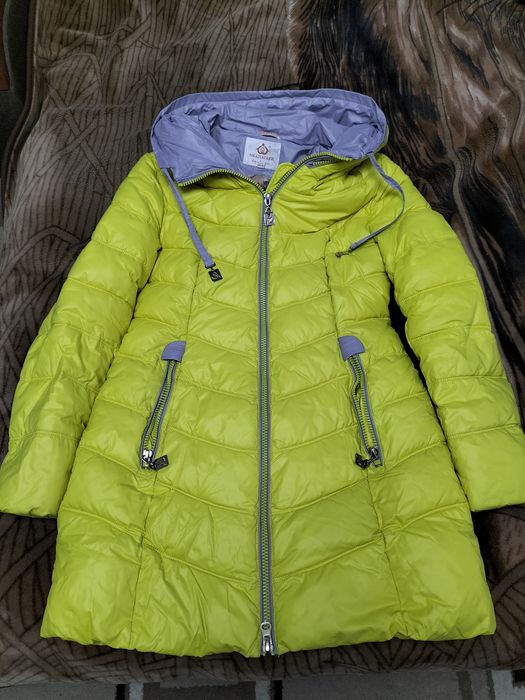 Продам жіночий верхній одяг