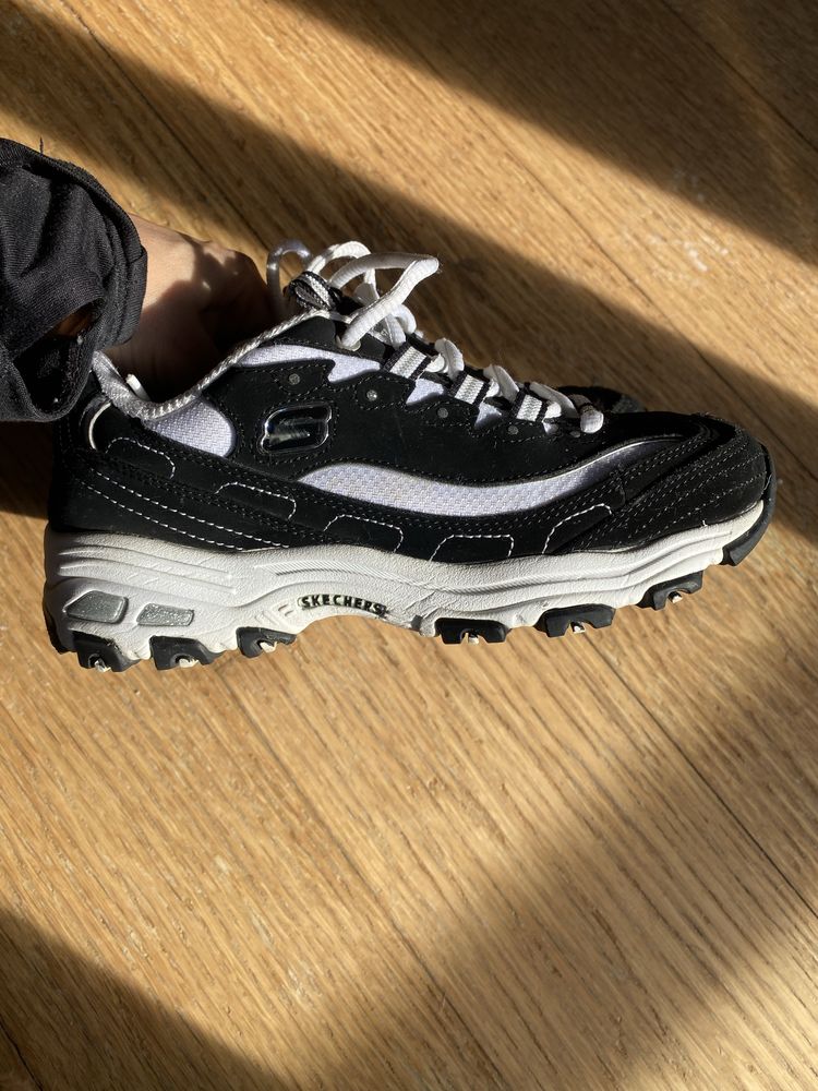 Skechers D’Lite