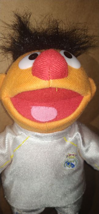 Boneco de peluche Egas