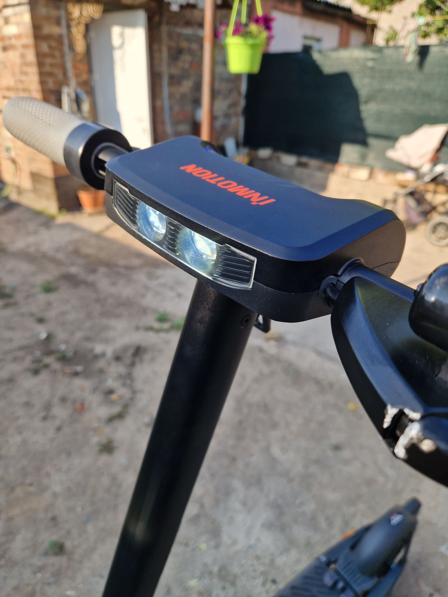 Продам самокат inmotion s1