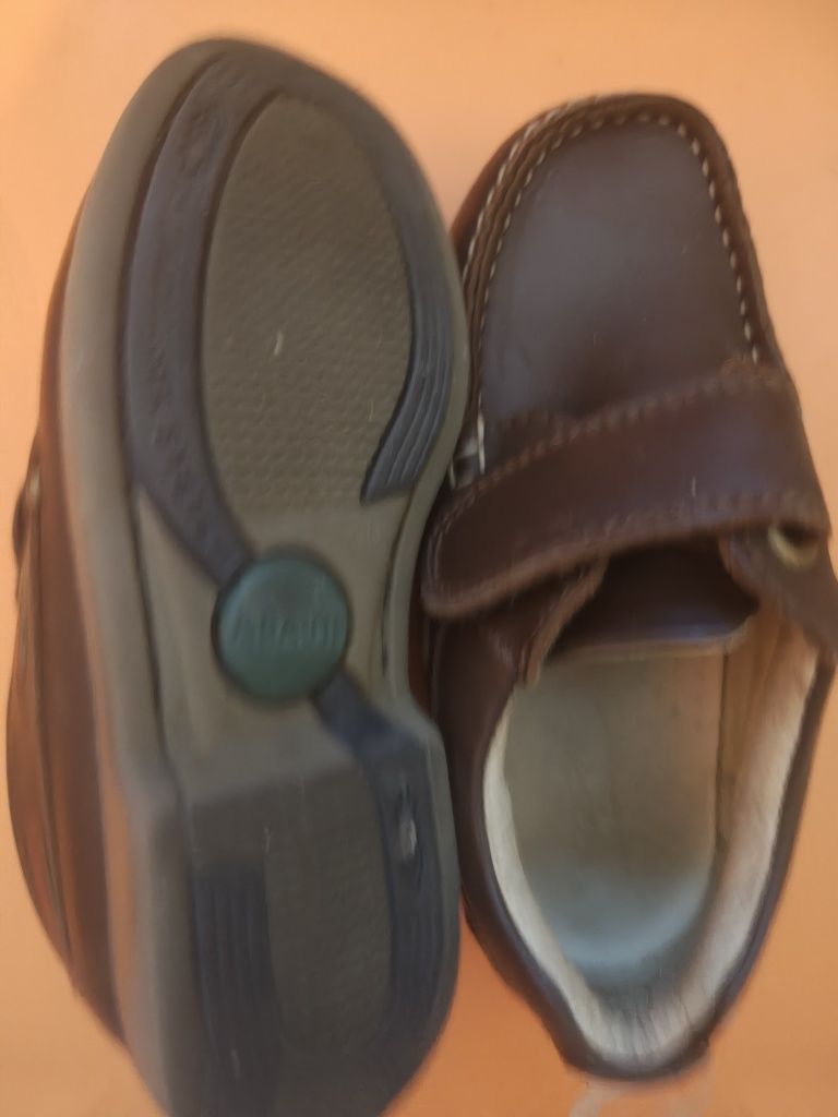 Sandálias Geox criança sapatos vela