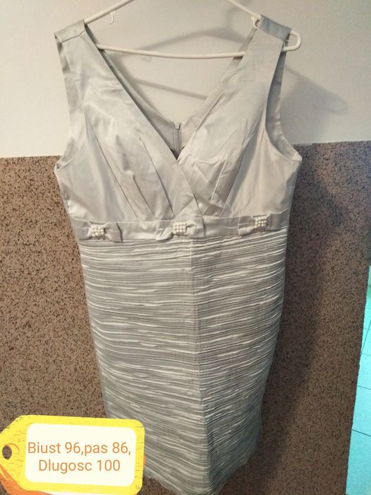 Sukienka srebrna marszczona