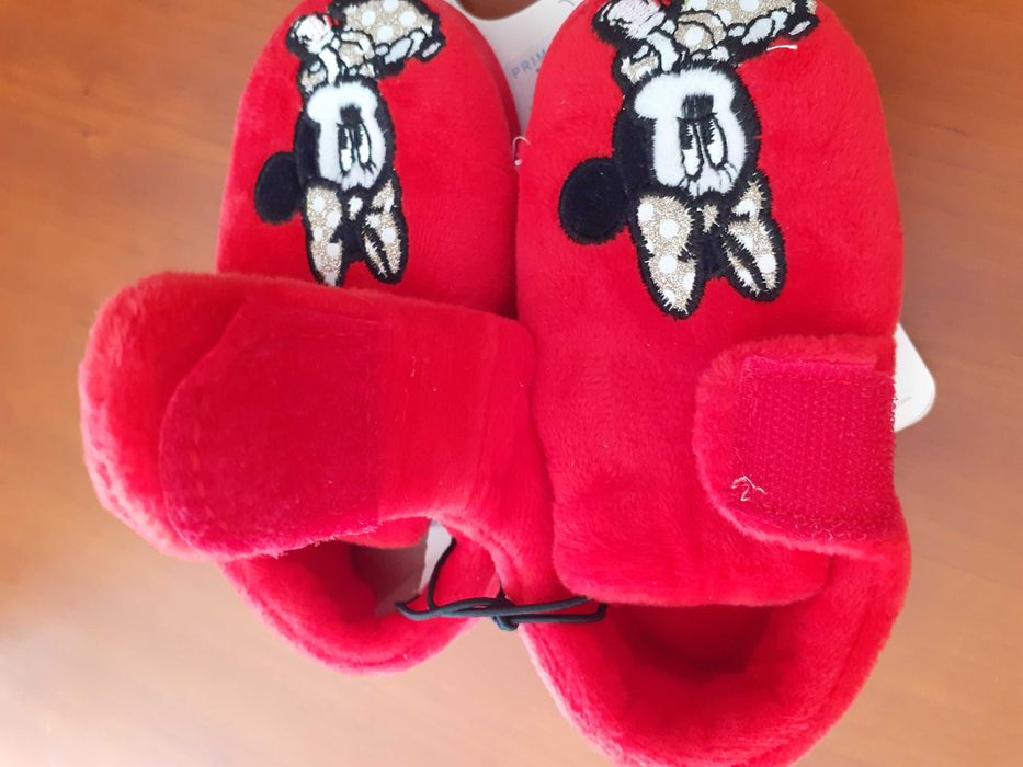 Pantufas Minnie, 24