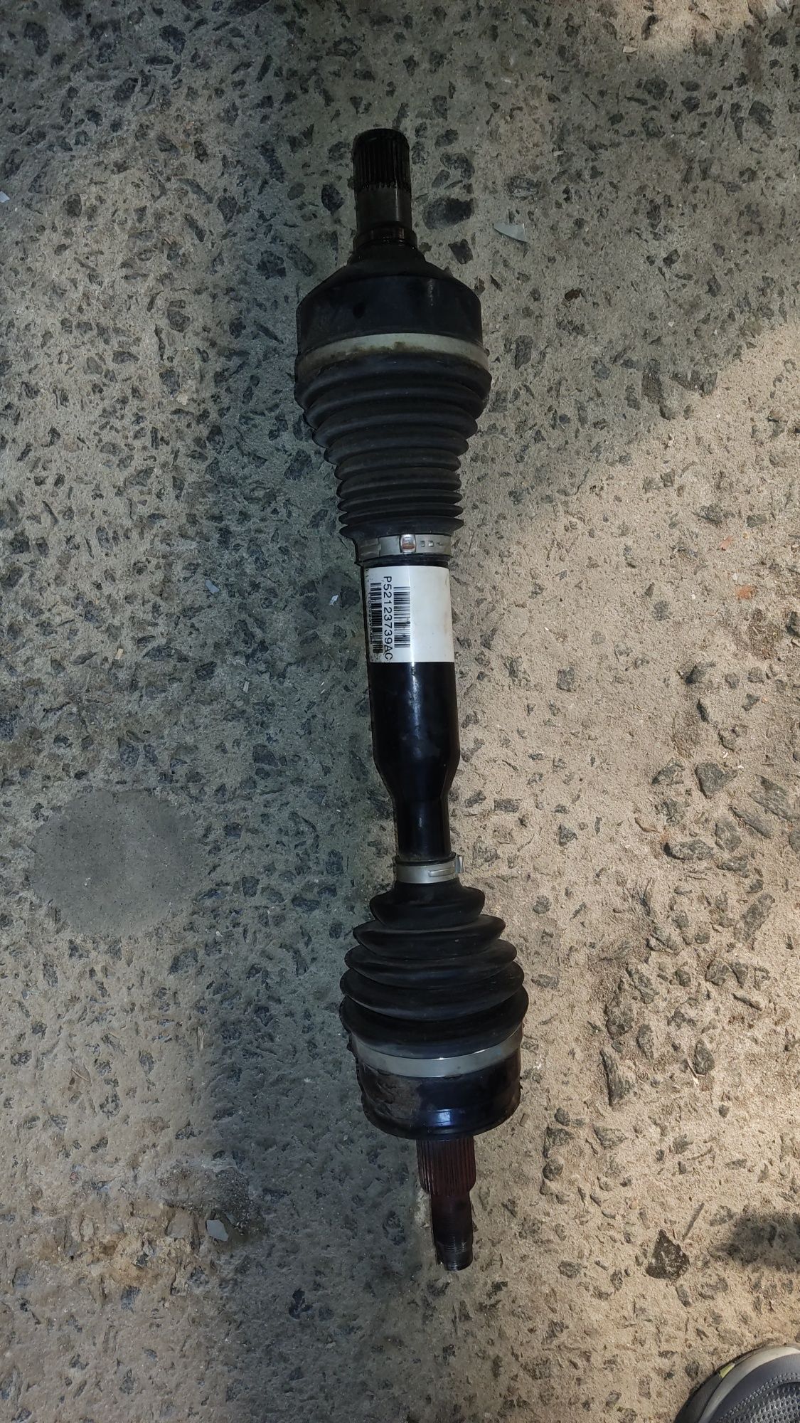Полуось P52123739AС 68238841AD Jeep Cherokee 4-22 Compass ll Renegade