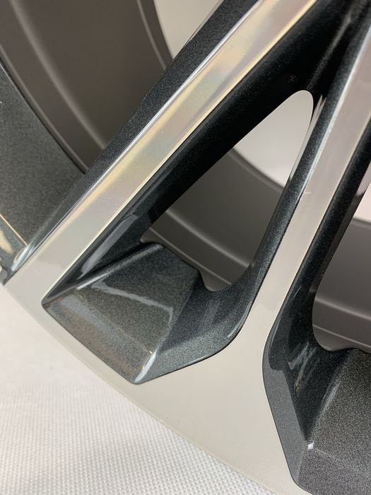 Komplet felg Audi Q8 21” 10J ET20 Nowe ORYGINAŁ nowe