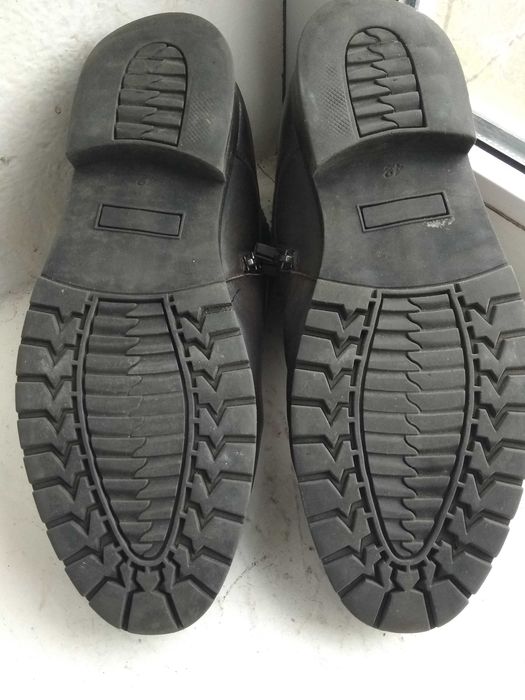 Продаються чоловічі шкіряні черевики CEVIVO 42 розм за 250гр