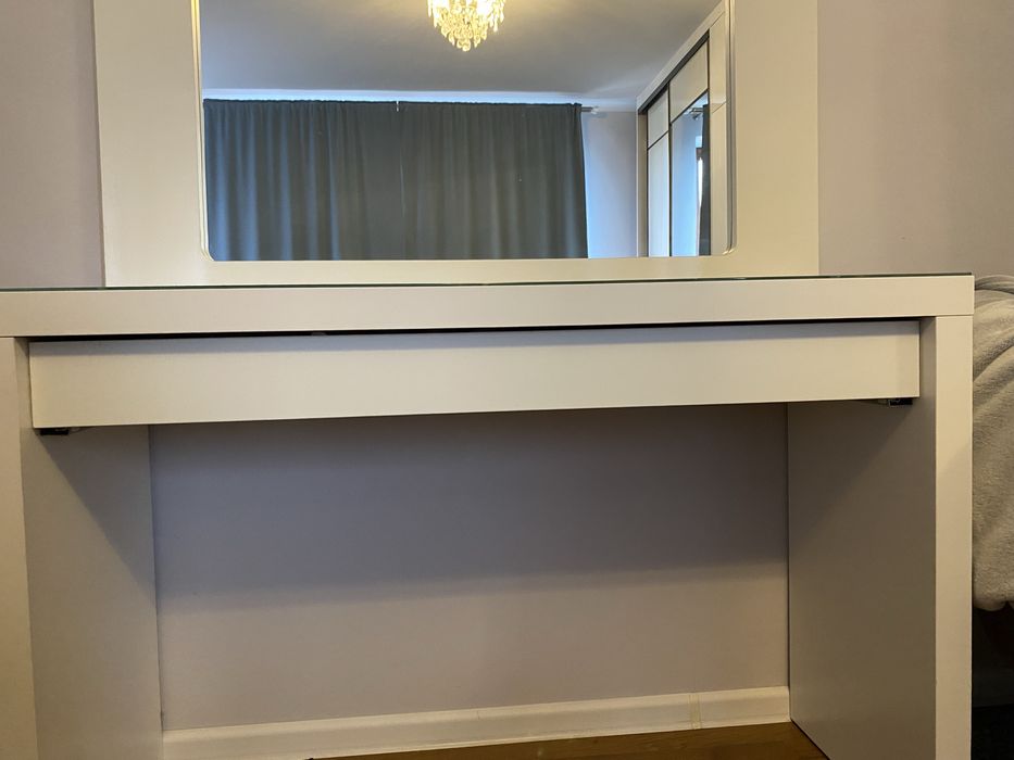 Toaletka ikea z lustrem