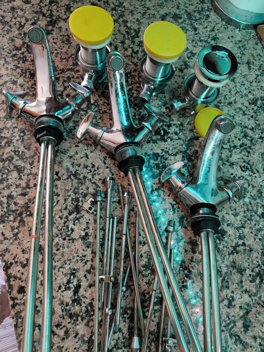 Conjunto 3 torneiras mistura e válvulas NOVAS