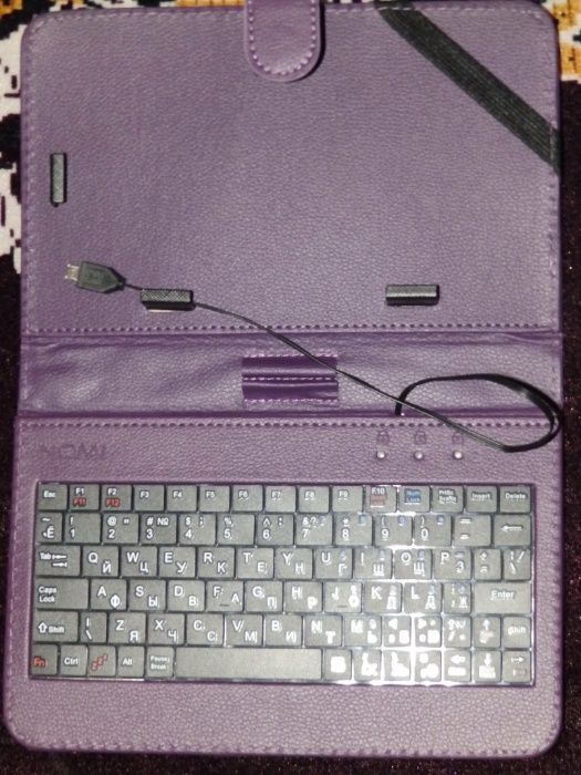 Чехол Nomi KC0700 для планшета/телефона до 7" с клавиатурой