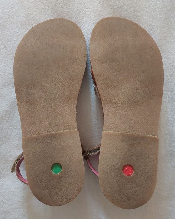 Sandálias Pele "KicKers", T 33