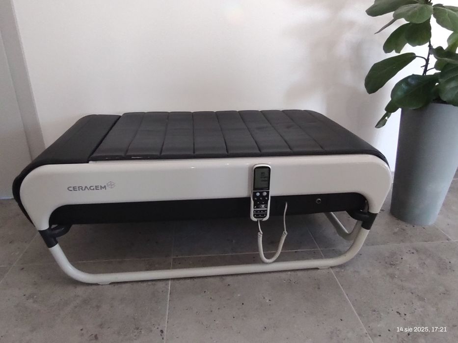 Łóżko do masażu  Ceragem V3, do  terapii kręgosłupa.