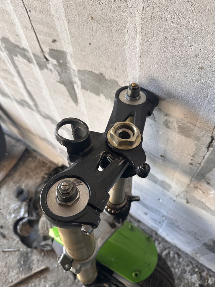 Kawasaki zx10r 04-05 вилка в зборі