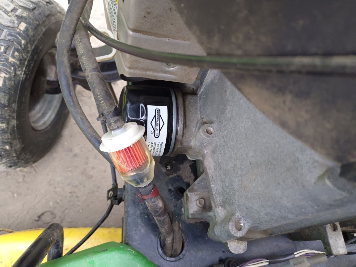 Kosiarka traktorek John Deere D130 Hydrostat 22hp V2