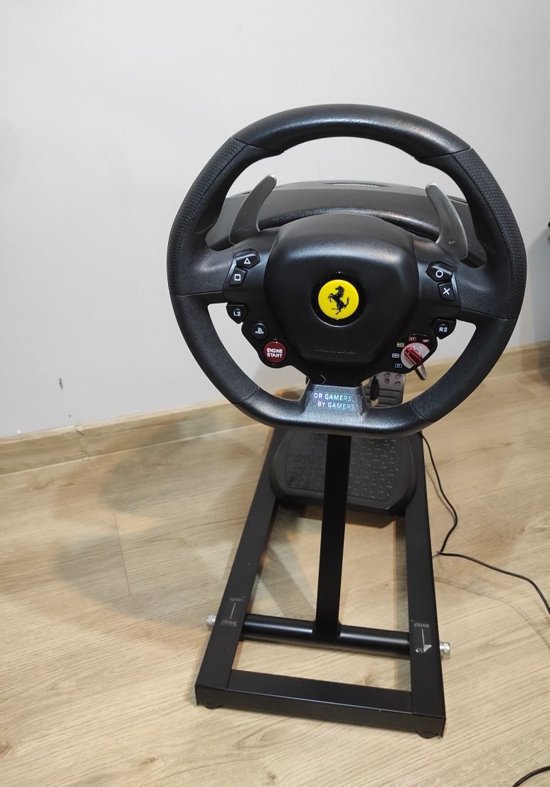 Kierownica Thrustmaster Ferrari ZE STATYWEM