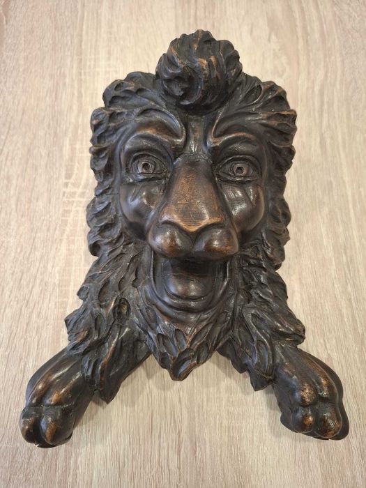 Antiguidade | Busto de leão em madeira