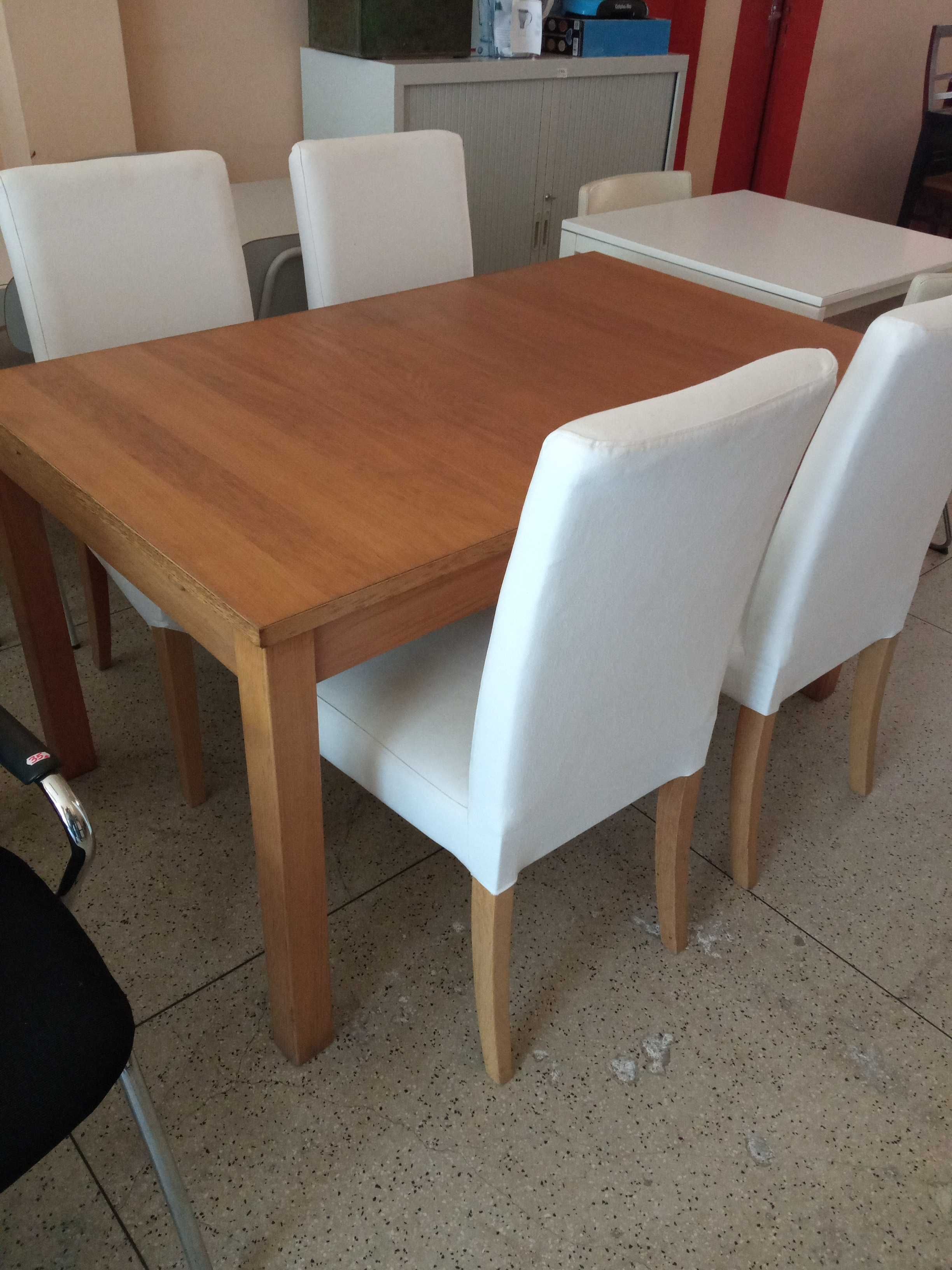 Mesa extensível + 4 cadeiras