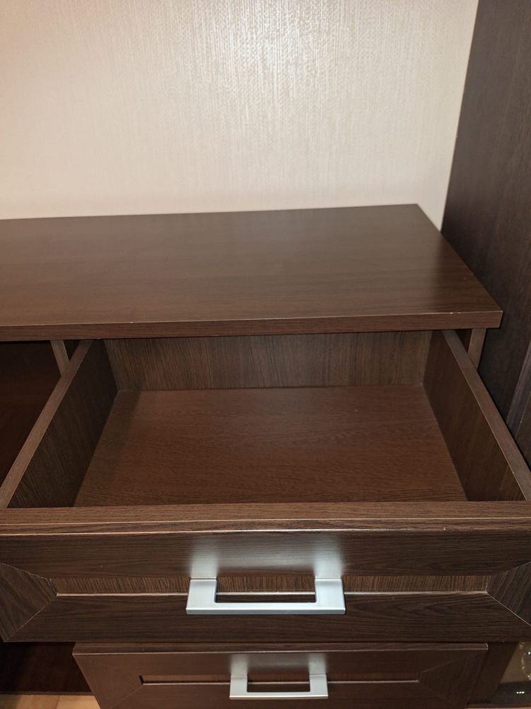 Komoda w kolorze wenge