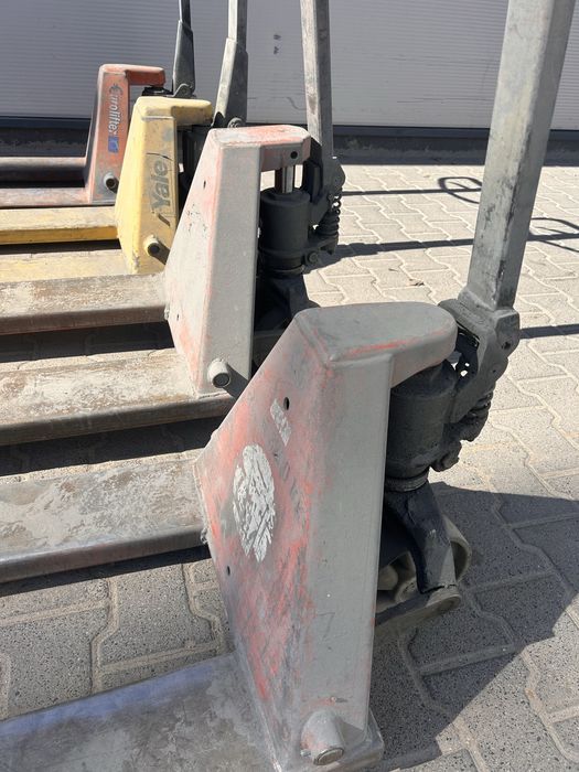 Wózek paletowy, ręczny, paleciak (cena za sztukę)