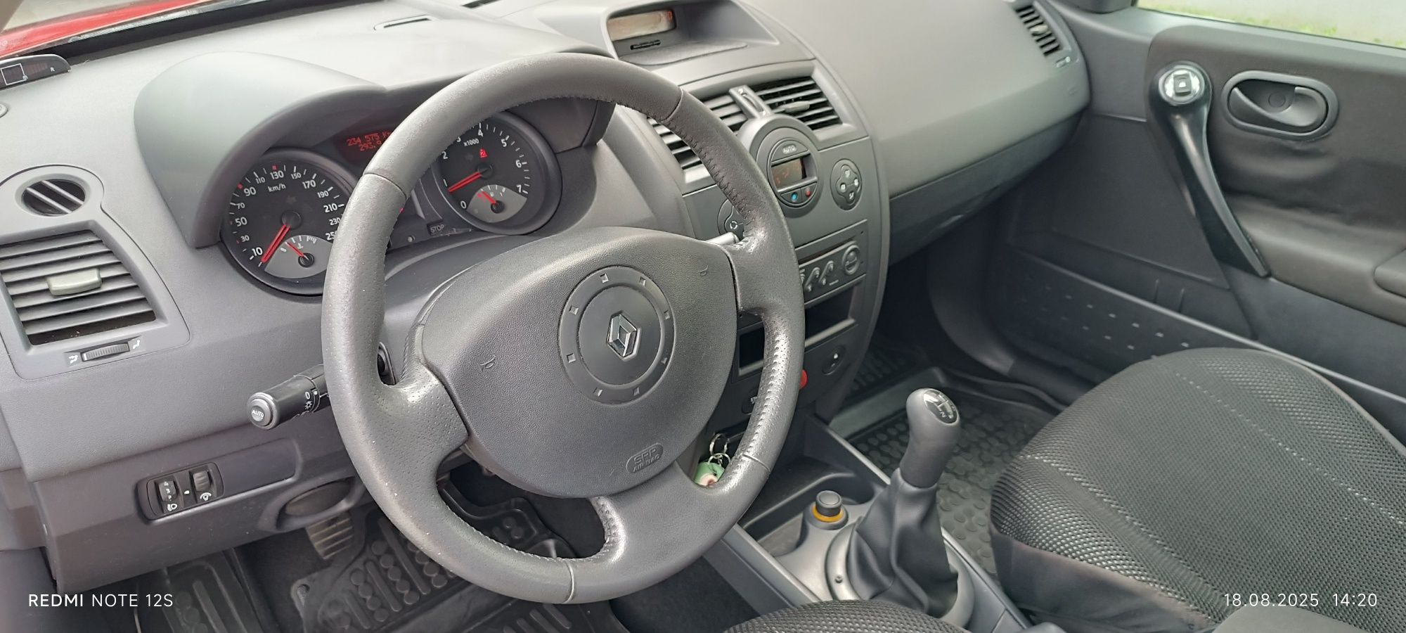 Renault Megane 2 1.6 16V hatchback 2003r.