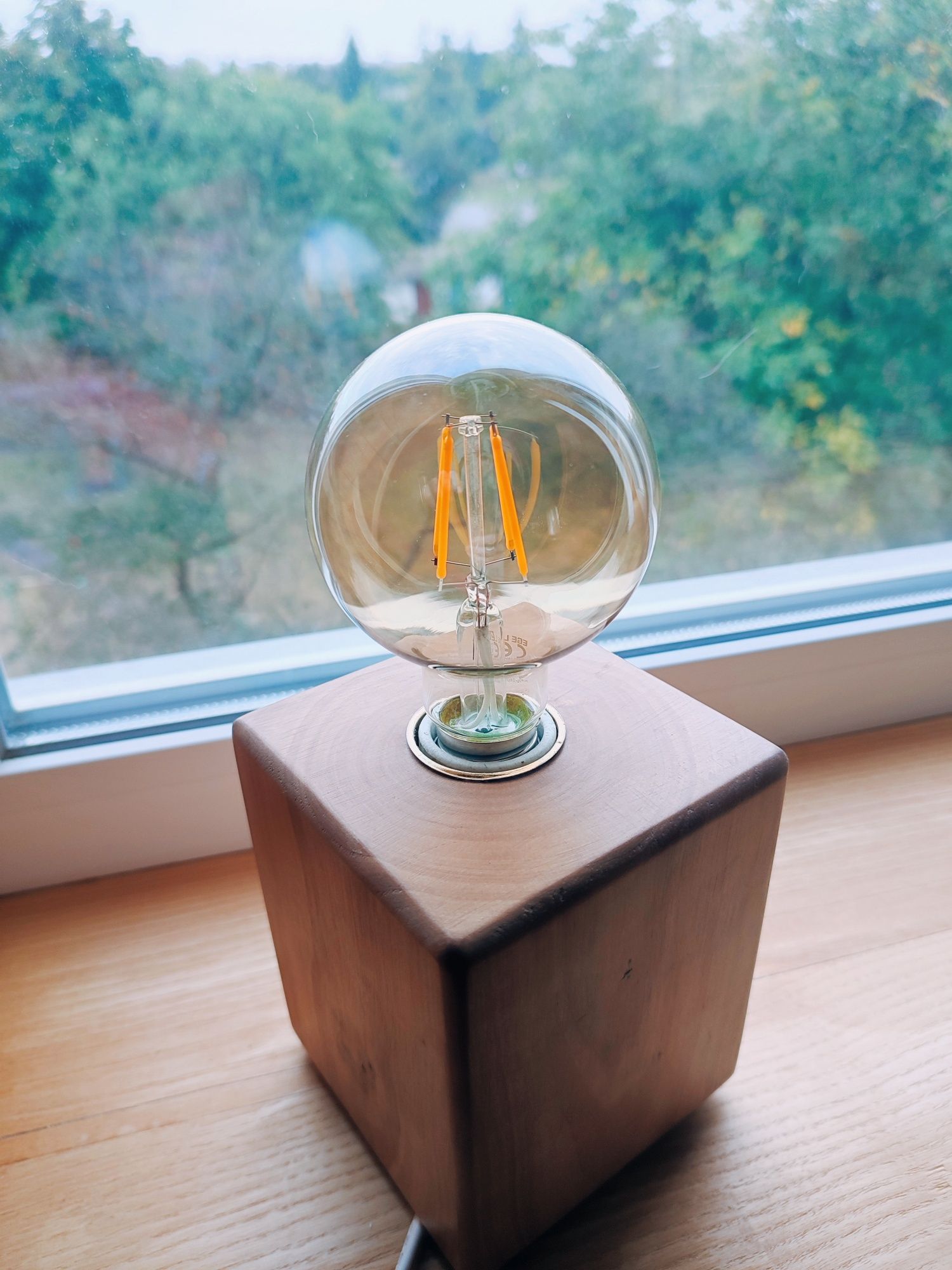 Світильник настільний дерев'яний лампа куб