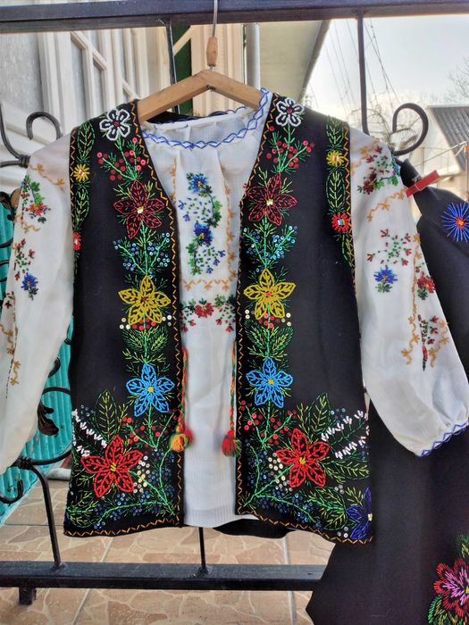 Жіночий національний костюм