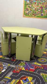 Дитячі столи і стільці