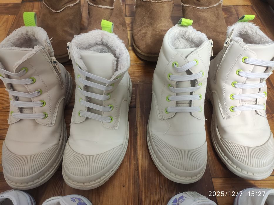 Взуття для двійні ботинки сапоги