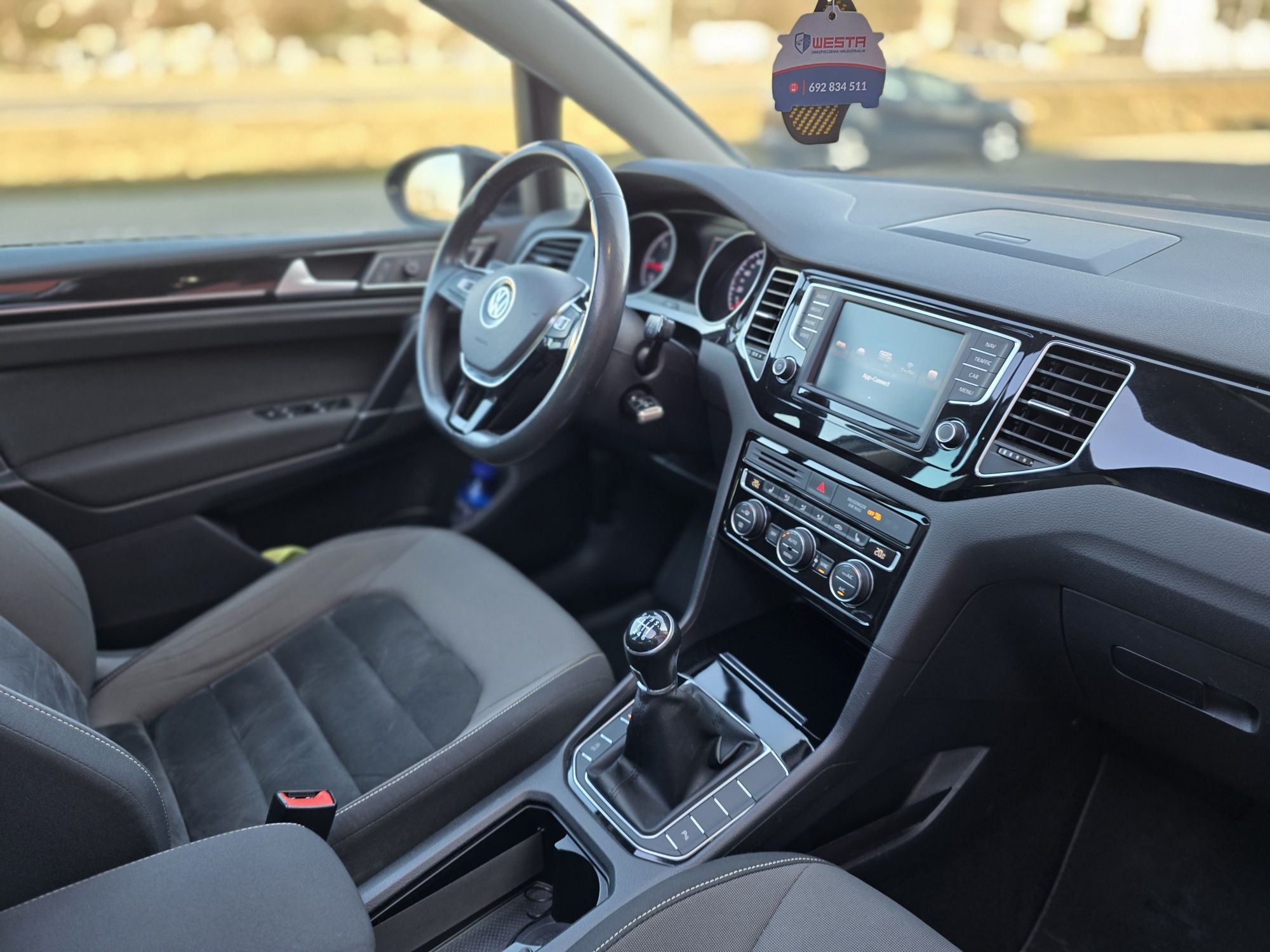 Volkswagen sportsvan Golf 2.0TDI - prywatne - wypas - niski przebieg