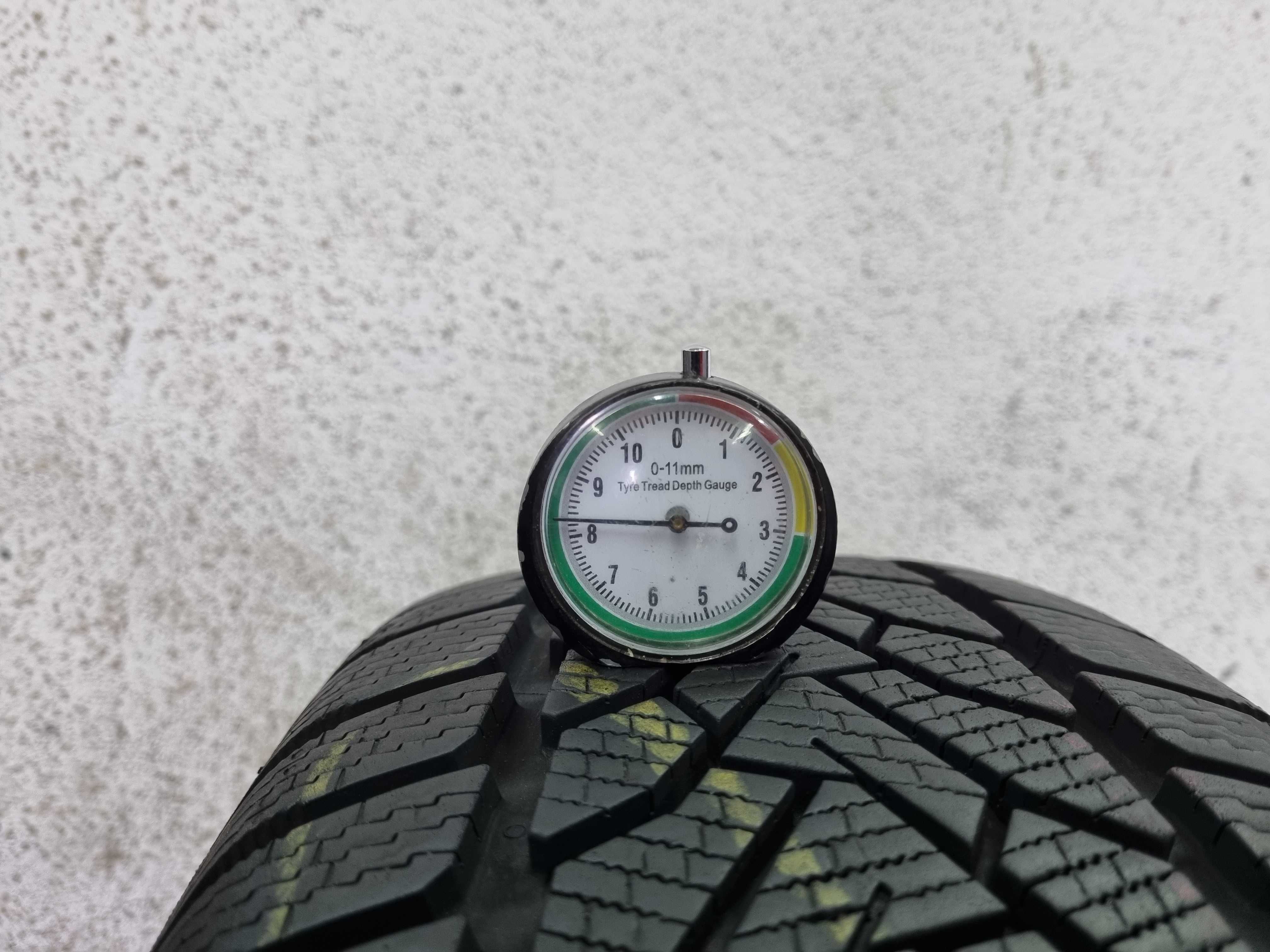 215/60/16 99H XL Uniroyal WinterExpert D.2922