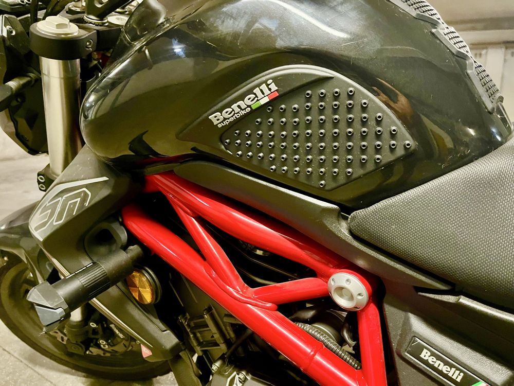 Benelli BN 302 + capacete LS2 + casaco Alpinestar + Mala Shad