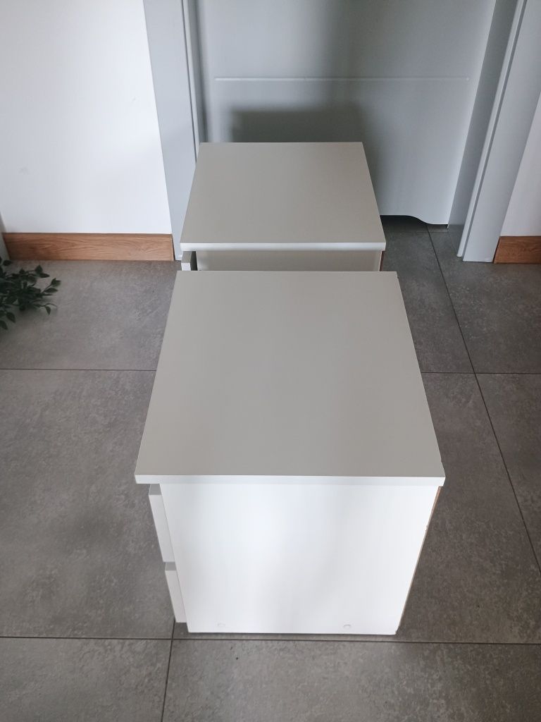 małe białe komody ( po 2 szuflady )