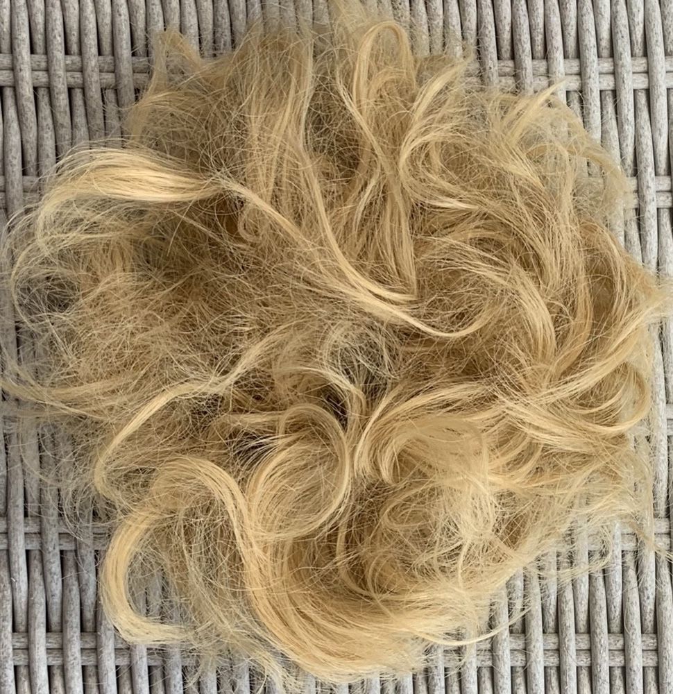 Premium Ultra włosy doczepiane, ciepły blond, kok na gumce ( 370 )